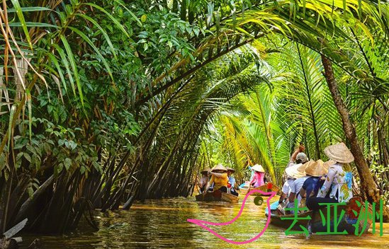 槟椥省加大旅游产品的发展力度，在凤岛、麟岛等地建立生态旅游区