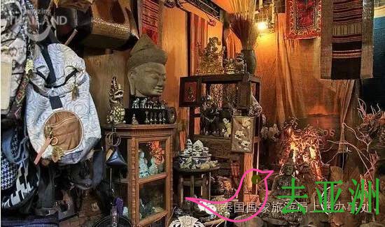 1. 在泰国，未经批准的古董、佛像及象牙进出口属违法行为。如需购买类似商品，需要联系国家博物馆的相关鉴定部门授权批准，有经验的古董商会帮你正