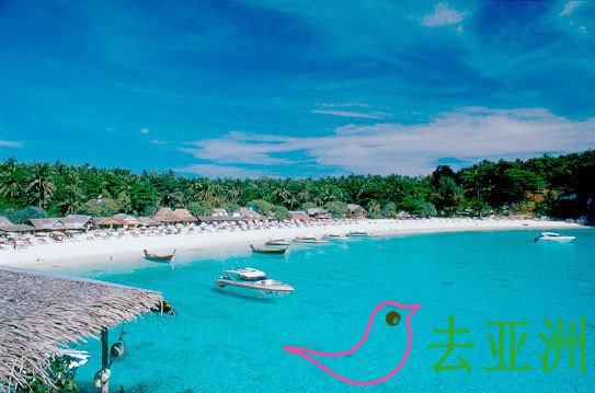 皇帝原本是泰国王室度假专属岛，后来这个小岛才对外开放，这里有马尔代夫的海景，更有山景和内陆小湖泊组成，使得景色不象马尔代夫一样单一。攻略