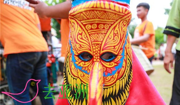 每年六七月份，泰国黎府的丹赛地区都会举行“鬼面节”庆祝活动
