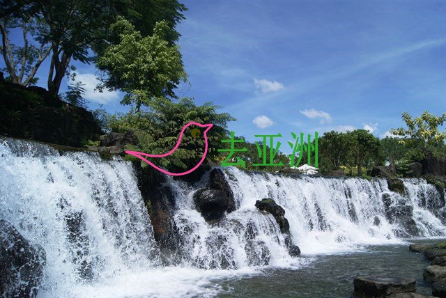 董翁瀑布是平福省富容县的一座美丽瀑布