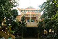 建于1956年，是越南南部的佛教总部。寺院位于胡志明市第三区，占地2500㎡。 地址： 89 Ã Ba Huyen Thanh Quan 3