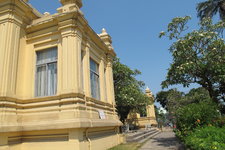 这座建于1915年的占族雕塑博物馆可能是岘港最值得参观的目的地了，这里共分8个展区，收藏了7世纪至15世纪雕刻制作的珍贵文物，有圣坛、生殖崇拜、揭