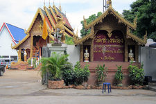 闹市中的小庙 地址： Kampaengdin Rd, T.Changklan A.Muang, Chiang Mai, Thailand