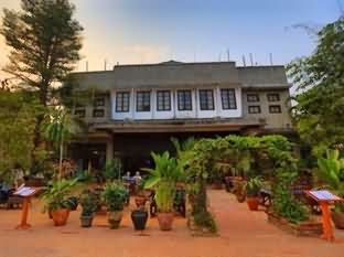老挝花季酒店