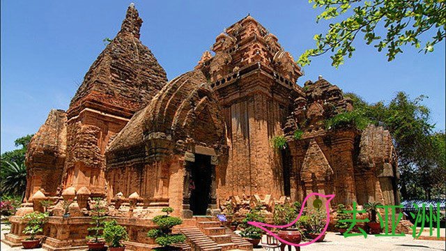 越南现有约50座占塔，是古代占婆王国的宗教建筑工程