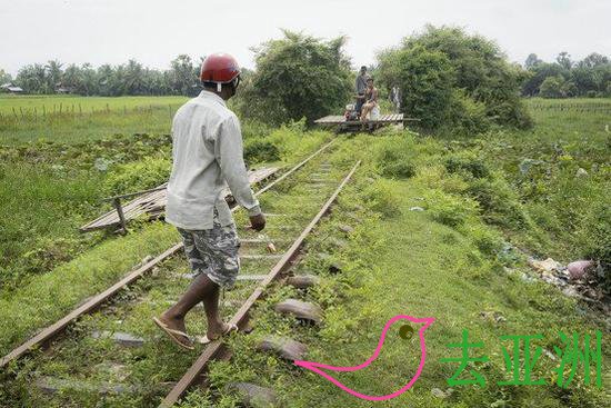 独一无二的柬埔寨“竹火车”，当地人称之为“norry”