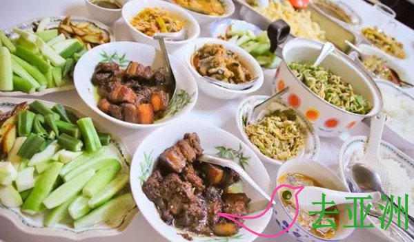 緬甸的基本食品主要是米飯和咖喱