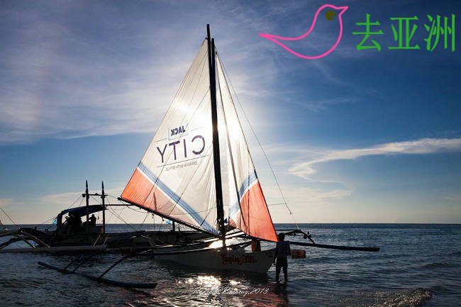 長灘島的風帆船堪稱一絕，帆船兩側是網狀的，可以乘坐6-8人