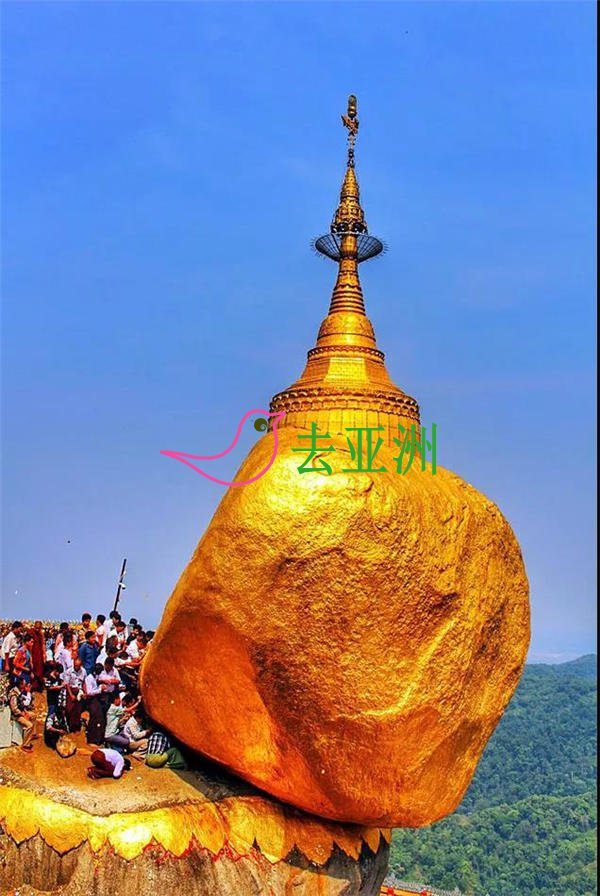 缅甸大金石，又称吉谛瑜佛塔，耸立在悬崖边的巨石佛塔