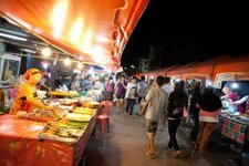 董里夜市Trang Night Market