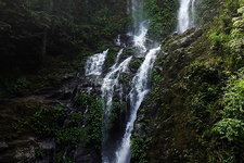 马来西亚吉打州有十余个瀑布被列为高风险嬉水